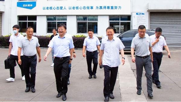 市人大副主任邹柏涌率队调研淄博蓝冠注册压缩机