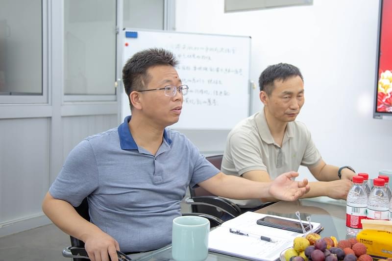慈溪市副市长周高莅临淄博蓝冠注册压缩机有限公司